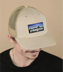 Patagonia P6 Logo Trucker Oar Tan
